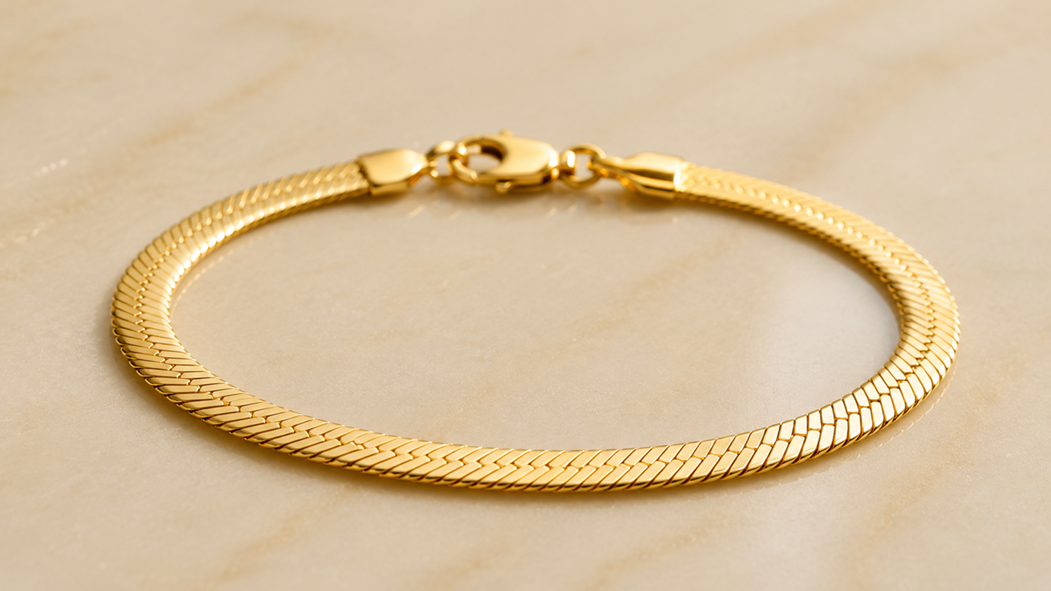Gold bracelet used as an example item to scan